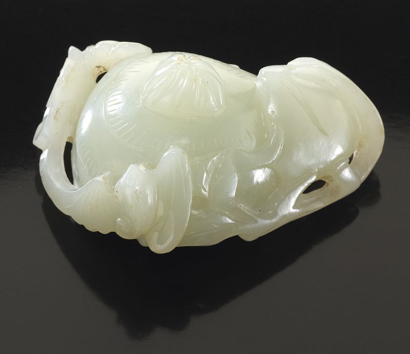 Chinese Qing carved white jade 173b97