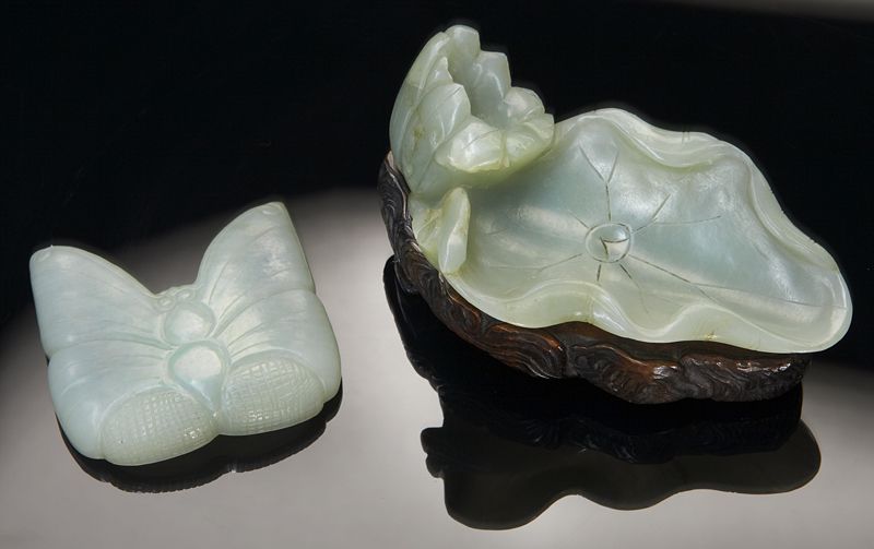  2 Chinese Qing carved jade brush 173e92