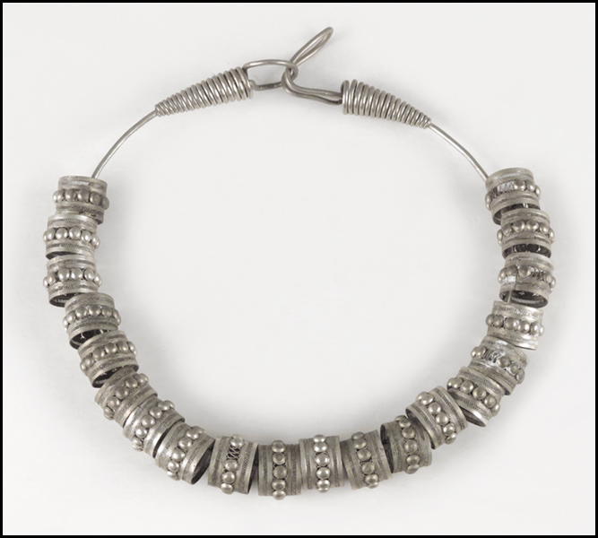 CHINESE SILVER MIAO CULTURE NECKLACE. Diamter: