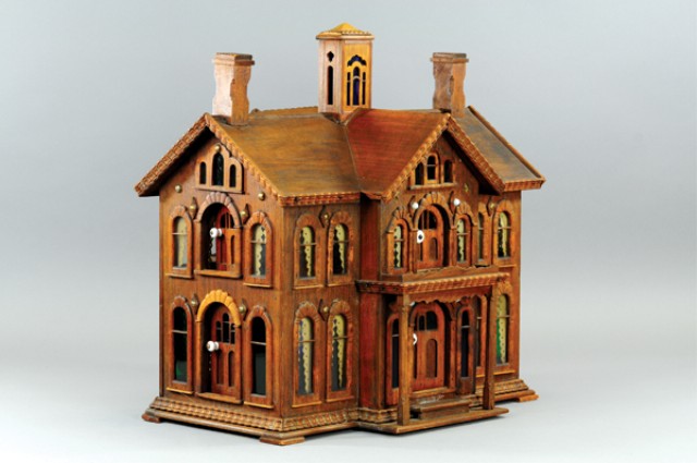 TWO STORY DOLL HOUSE Well detailed 178fb6