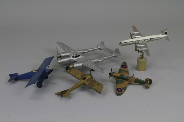 GROUPING OF ASSORTED SMALL AIRPLANES 179f02