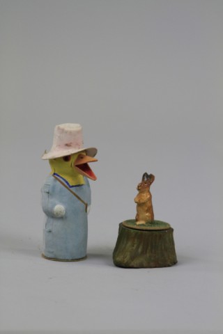 QUACKING DUCK AND RABBIT ON STUMP 17a129