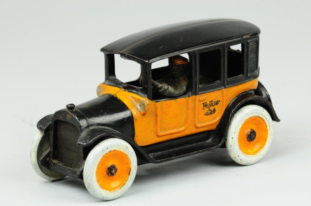 ARCADE YELLOW CAB Cast iron painted 178a52