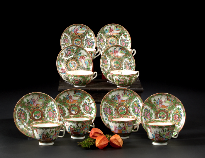 Group of Sixteen Chinese Export Porcelain