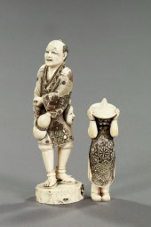 Two Japanese Carved Ivory Figures  2e25b