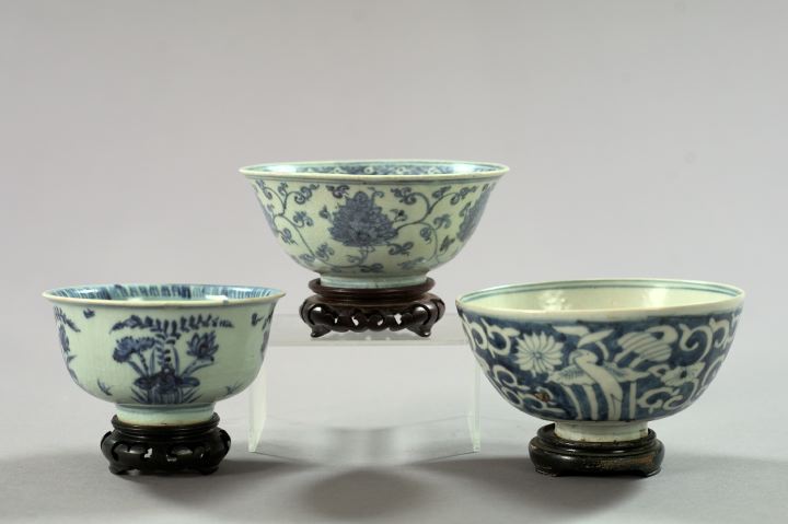 Three Pieces of Chinese Blue and 2f0ba