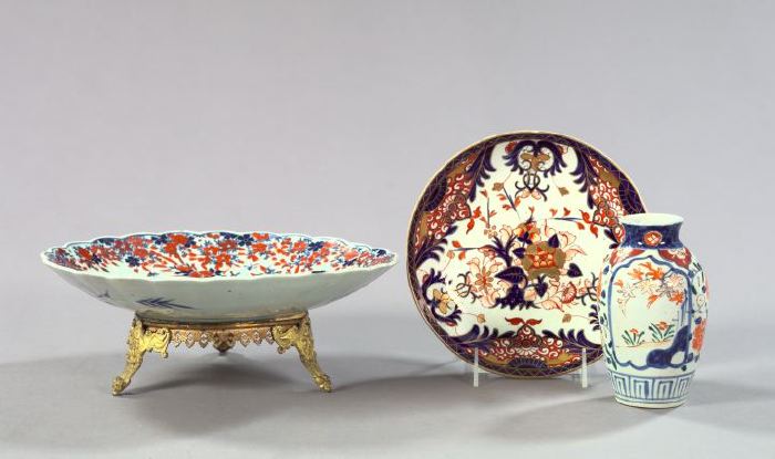 Three Oriental Porcelain Items  2f1a6