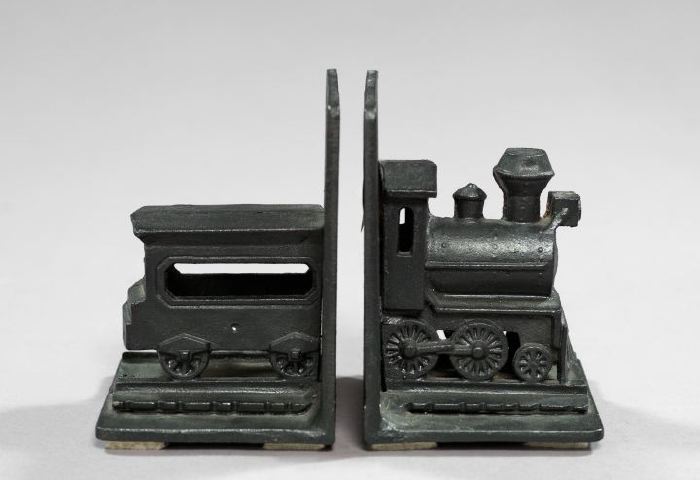 Pair of American Cast Iron Bookends  2f312