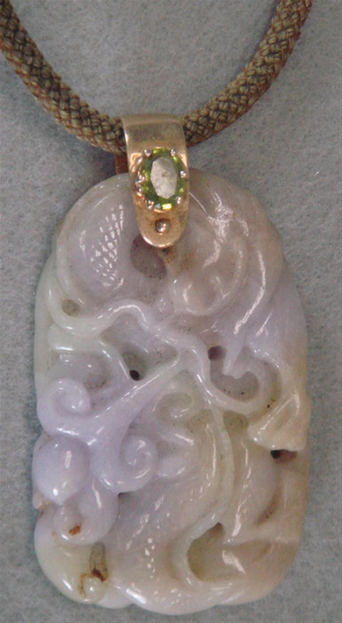 Carved Jade pendant depicting 3bd06