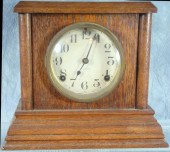 Ingraham oak mantle clock, t&s, runs,