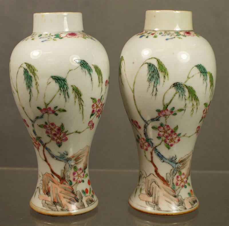 Pr Chinese Export porcelain vases 3d6f7