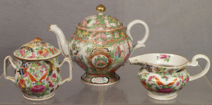Chinese export porcelain, 3 pc assembled