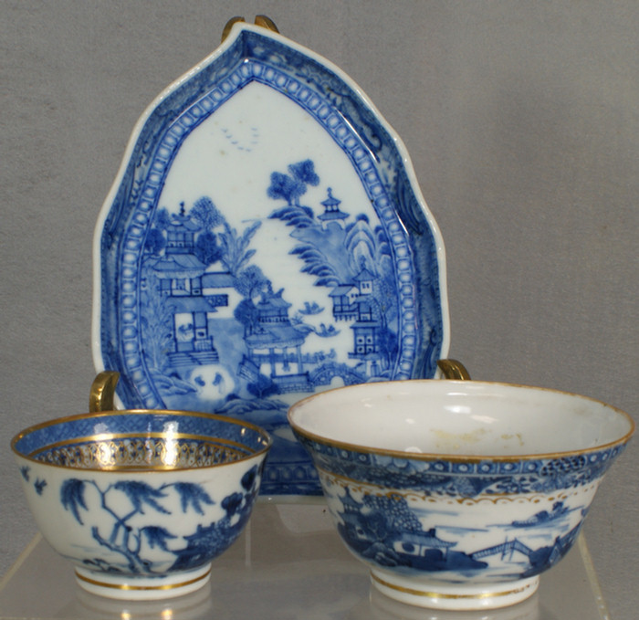3 pcs Chinese Export porcelain to include,