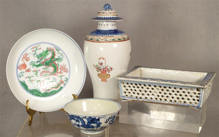 Lot of 4 pieces of Chinese porcelain 3ddc8