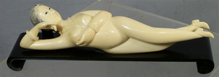 Carved Chinese ivory doctor s doll  3e3b4