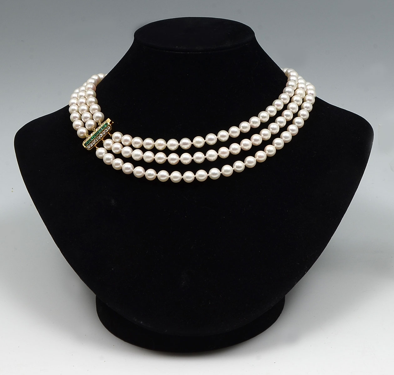 3 STRAND PEARL NECKLACE WITH 18K 276a6c