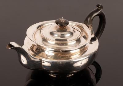 A George IV silver teapot Emes 27963a