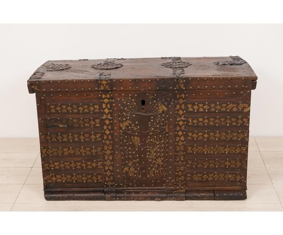 French walnut traveling trunk with 282713