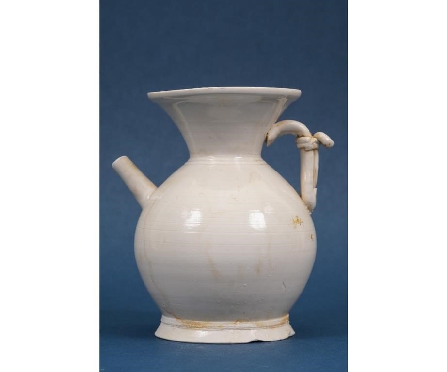Chinese white glaze porcelain pitcher  282734