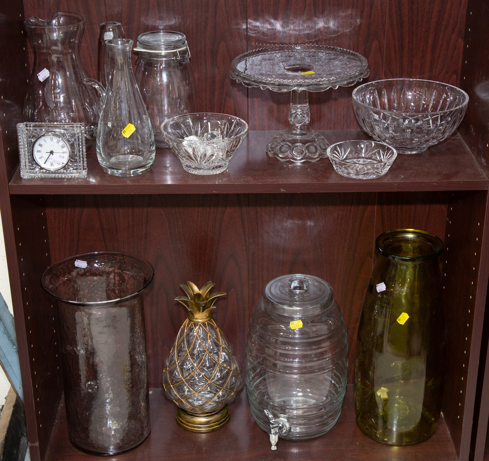 SELECTION OF GLASS TABLEWARE Includes 288289