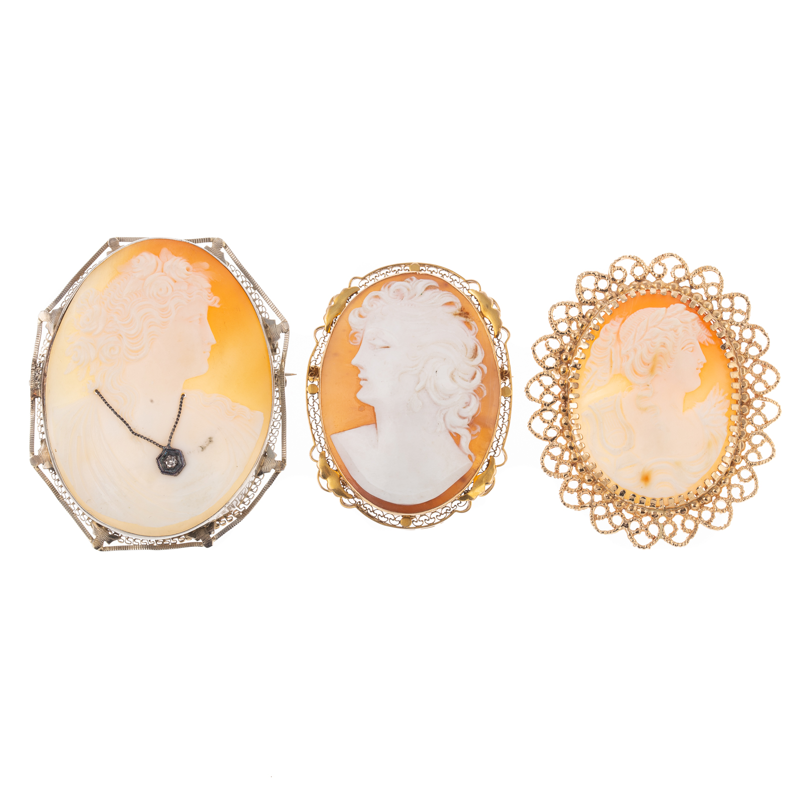 A TRIO OF SHELL CAMEO BROOCHES 2878ba