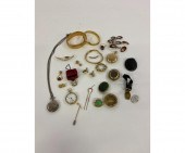 Grouping of ladies jewelry to include