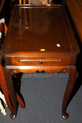 MAHOGANY QUEEN ANNE STYLE END TABLE 289d0d