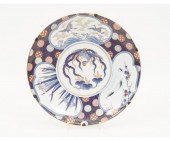 Large Imari charger decorated with birds,