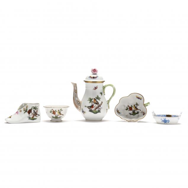  A HEREND PORCELAIN SELECTION OF 28cbac