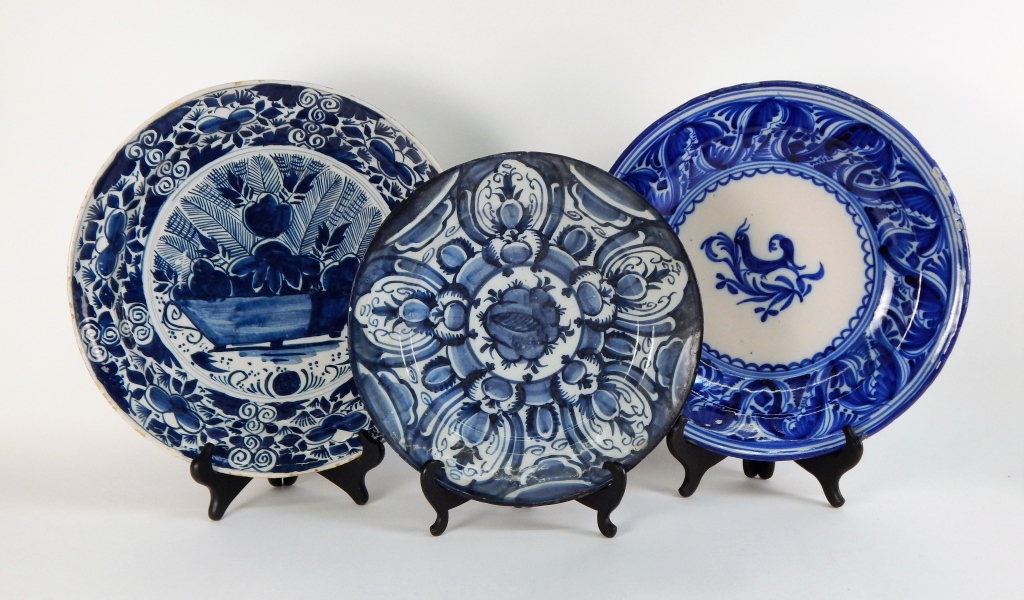 3 DELFT BLUE AND WHITE POTTERY 29a646