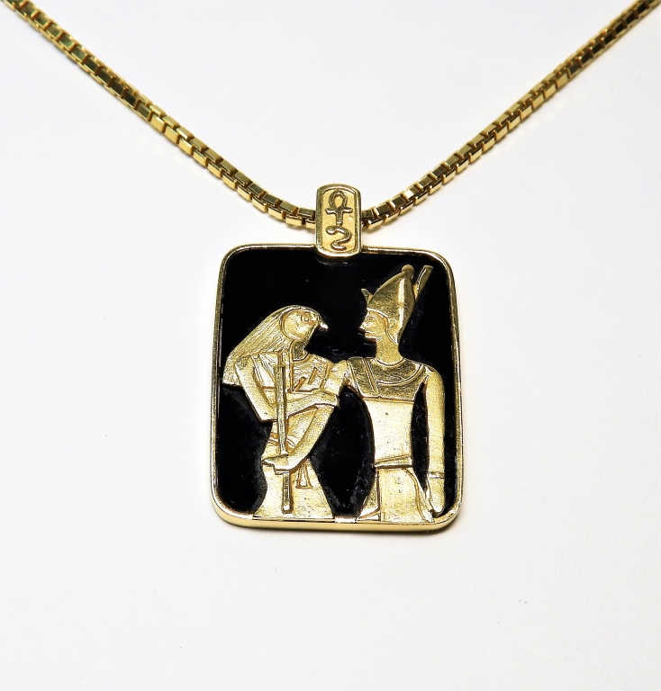18K GOLD EGYPTIAN REVIVAL HORUS 29b817