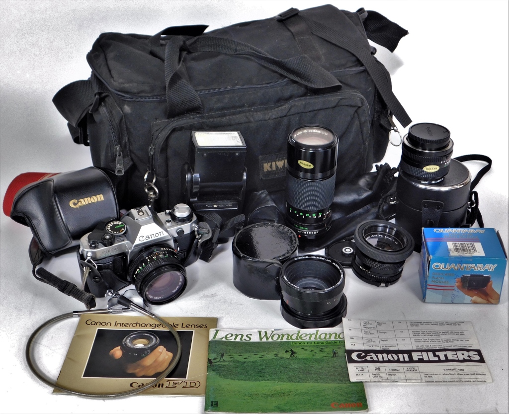 CANON AE 1 CAMERA WITH BAG AND 29ae08