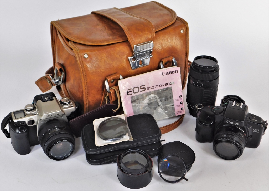 GROUP OF 2 CANON EOS CAMERAS AND 29ae0c