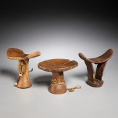 EAST AFRICAN STOOL AND 2 NECKRESTS 29d215