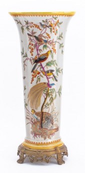 CHINESE HAND PAINTED PORCELAIN 2a614d