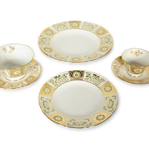 A Royal Crown Derby Porcelain Dinner Service