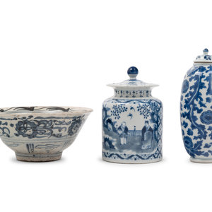 Three Chinese Export Blue and White 2a9a72