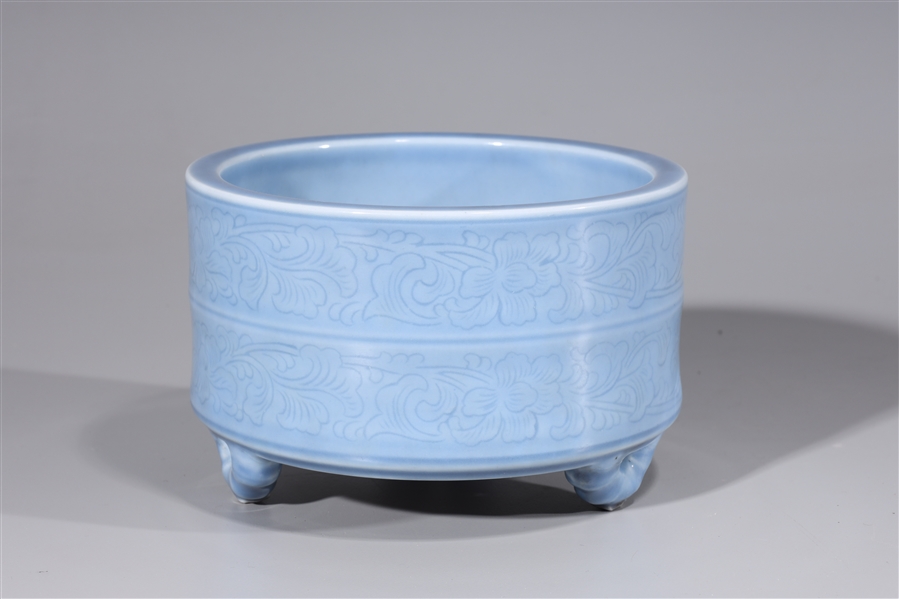 Blue Chinese porcelain basin with 2ad8c0