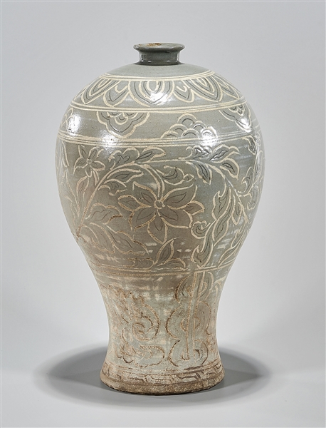 Korean celadon glazed meiping vase  2aeba8