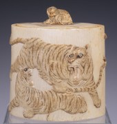 19TH C JAPANESE BOX WITH TIGERS 2b1f38