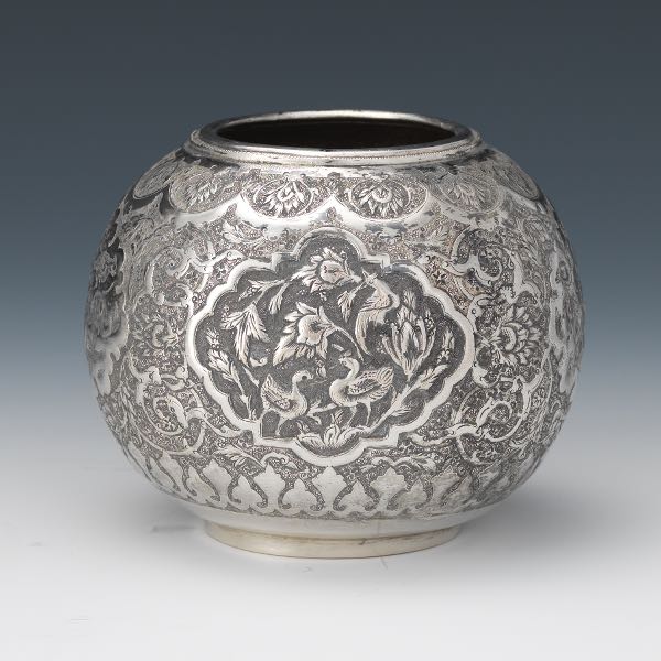PERSIAN STERLING SILVER VASE WITH 2b232d