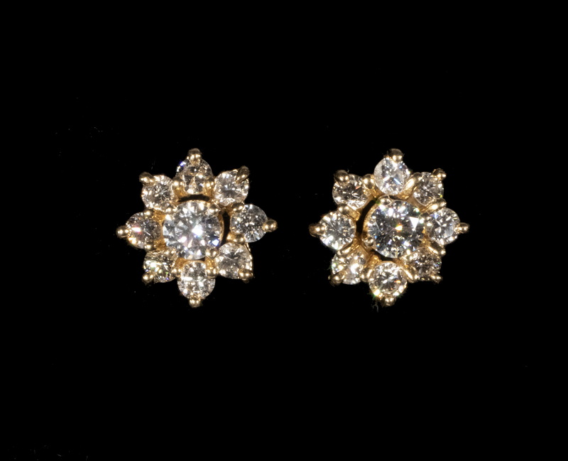 LADIES DIAMOND EARRINGS Pair of 2b4a0d
