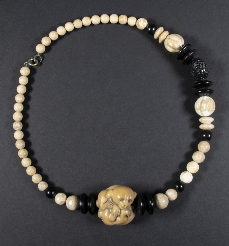 JAPANESE OJIME BEAD NECKLACE WITH 2b3b29