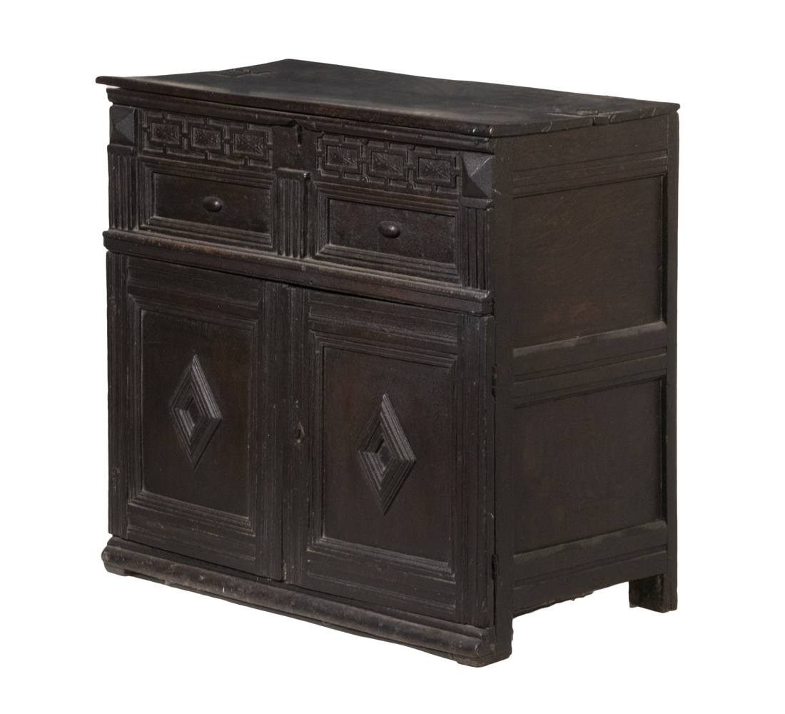 17TH C ENGLISH OAK CHEST Joined 2b3cae