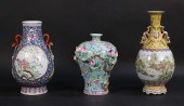 THREE CHINESE FAMILLE STYLE PORCELAIN 2b7743