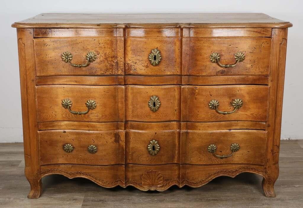 FRENCH PROVINCIAL FRUITWOOD COMMODEFrench 2b7944