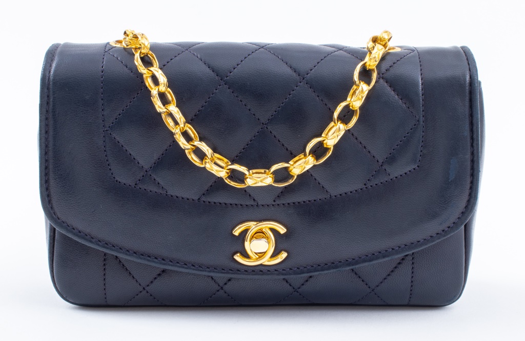 CHANEL QUILTED NAVY BLUE LEATHER 2bb8b5