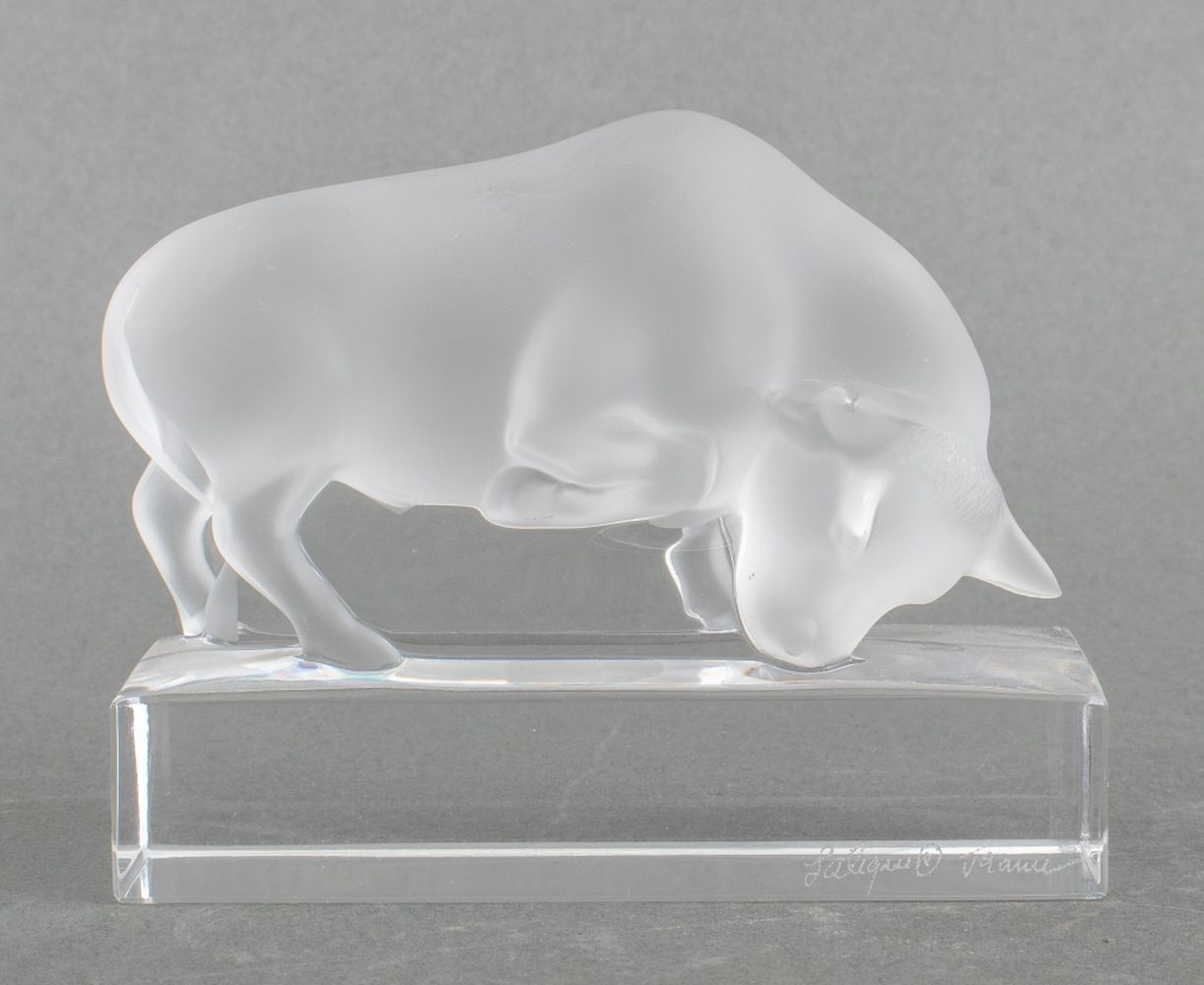 LALIQUE FRENCH GLASS BULL PAPERWEIGHT 2bc328