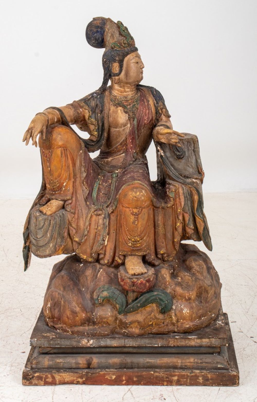 CHINESE CARVED WOOD BODHISATTVA 2bc48d