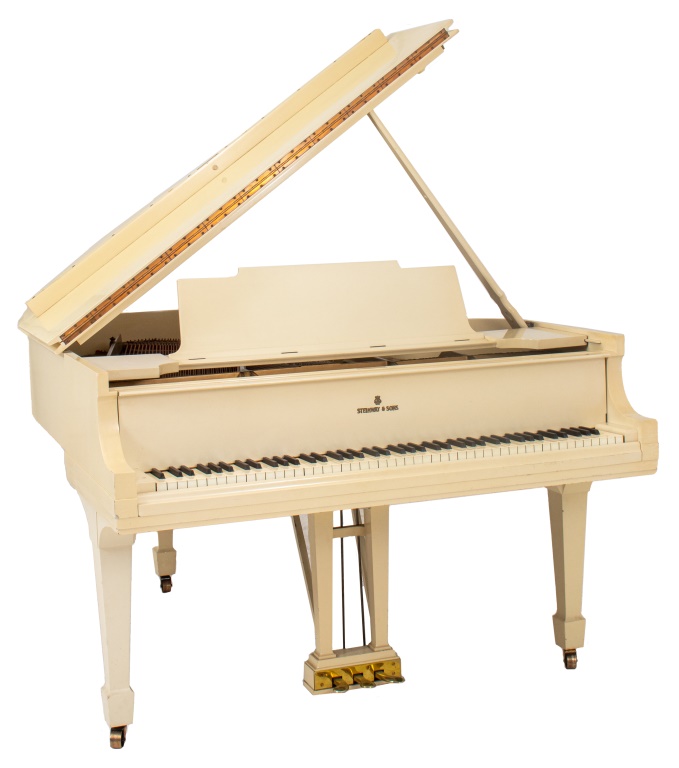 STEINWAY SONS CREAM LACQUER GRAND 2bc844